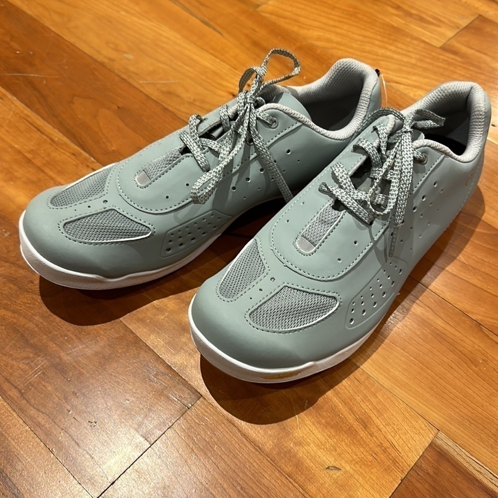 Garneau Urban Cycling Shoes Women’s 10 - Picture 2 of 9